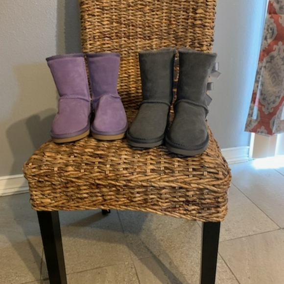 UGG Boots - Picture 3 of 4